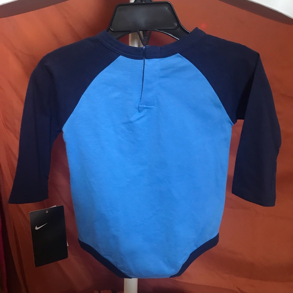 Onsie - Picture 2 of 3